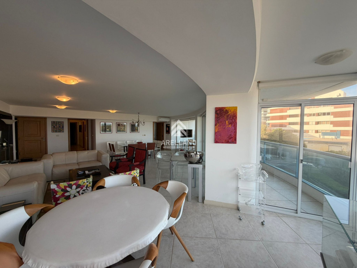 Apartamento ID.6060 - Venta apartamento 3 dormitorios Playa brava 