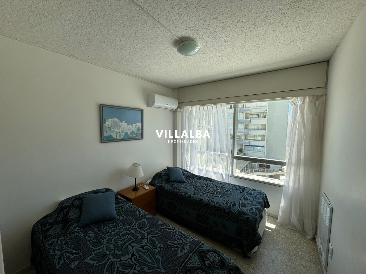 Apartamento ID.4135 - Apartamento en Venta de 3 dormitorios en Torre de las américas , Punta del este , Peninsula 