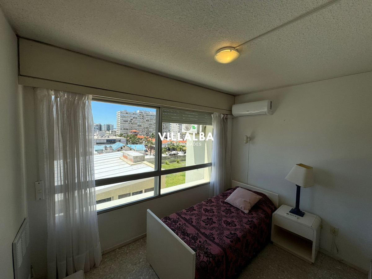 Apartamento ID.4135 - Apartamento en Venta de 3 dormitorios en Torre de las américas , Punta del este , Peninsula 