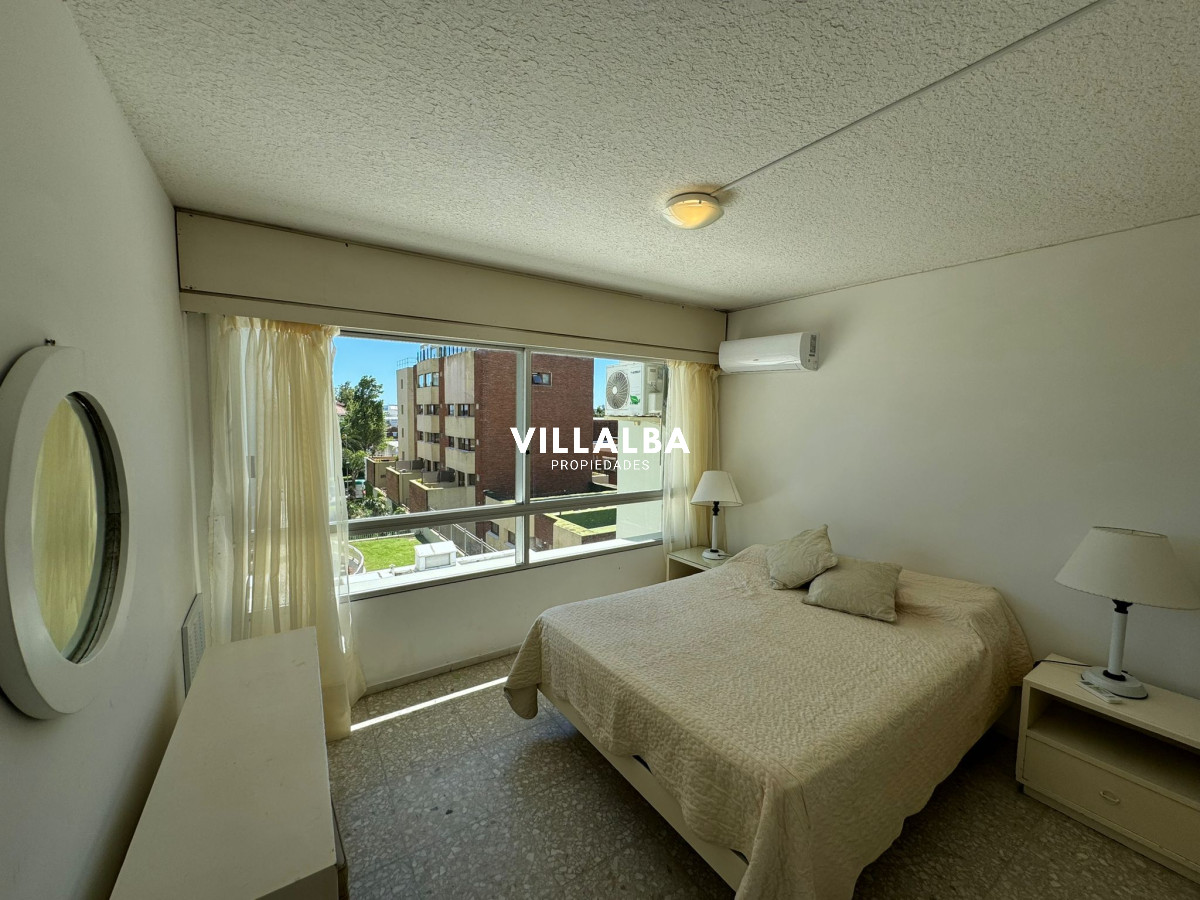 Apartamento ID.4135 - Apartamento en Venta de 3 dormitorios en Torre de las américas , Punta del este , Peninsula 