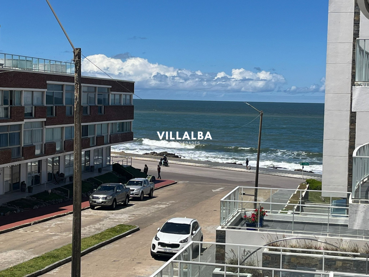 Apartamento ID.4136 - Apartamento en Venta de 2 dormitorios en Punta del este , Península , Gorlero 