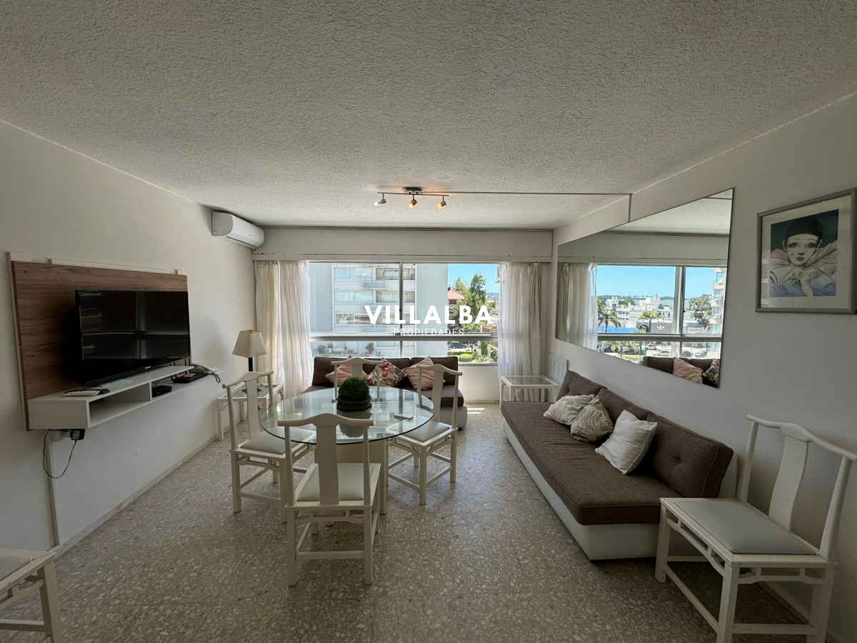 Apartamento ID.4135 - Apartamento en Venta de 3 dormitorios en Torre de las américas , Punta del este , Peninsula 