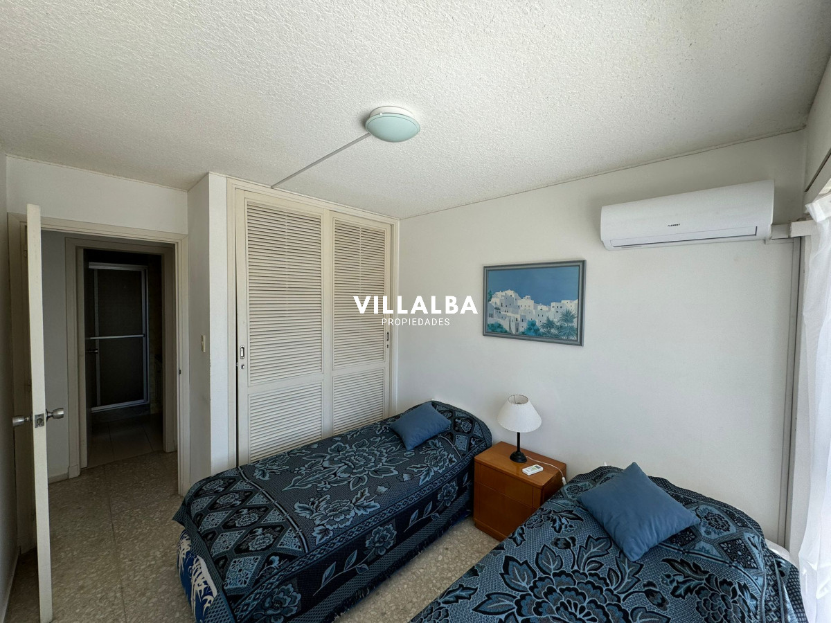 Apartamento ID.4135 - Apartamento en Venta de 3 dormitorios en Torre de las américas , Punta del este , Peninsula 