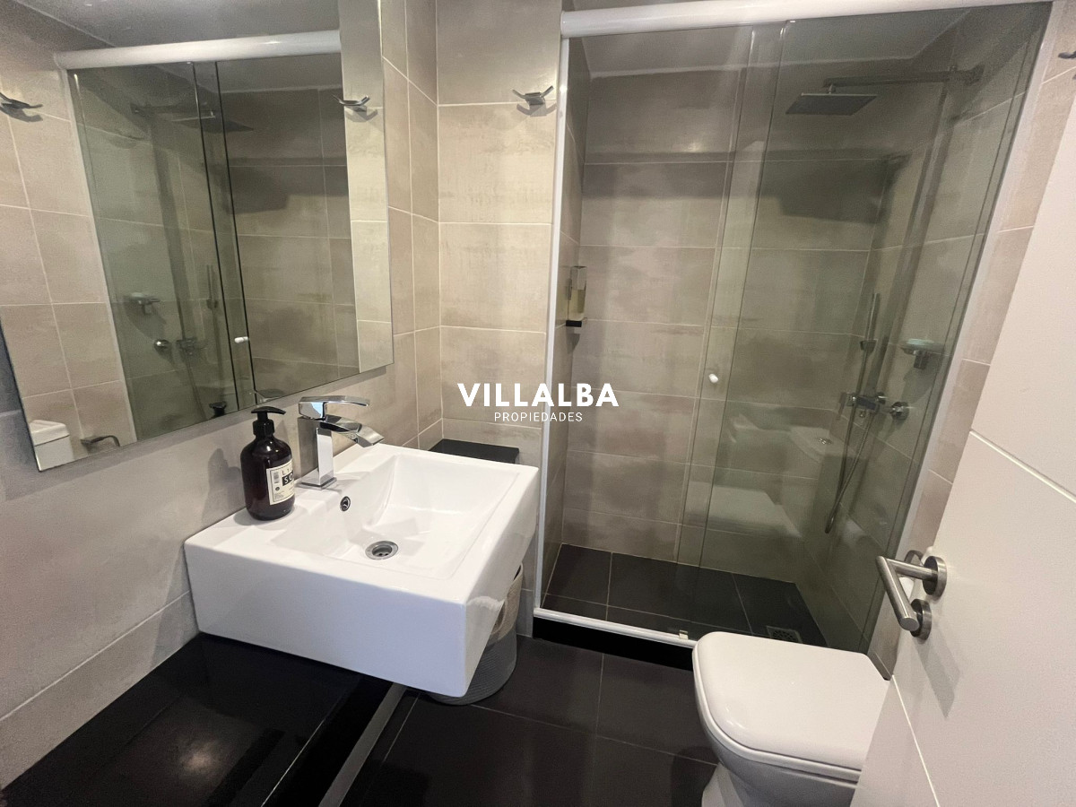 Apartamento ID.4136 - Apartamento en Venta de 2 dormitorios en Punta del este , Península , Gorlero 