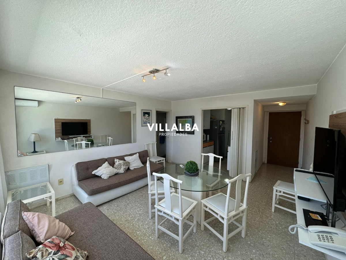 Apartamento ID.4135 - Apartamento en Venta de 3 dormitorios en Torre de las américas , Punta del este , Peninsula 