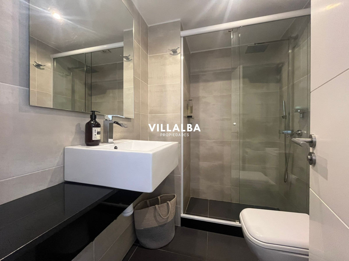 Apartamento ID.4136 - Apartamento en Venta de 2 dormitorios en Punta del este , Península , Gorlero 