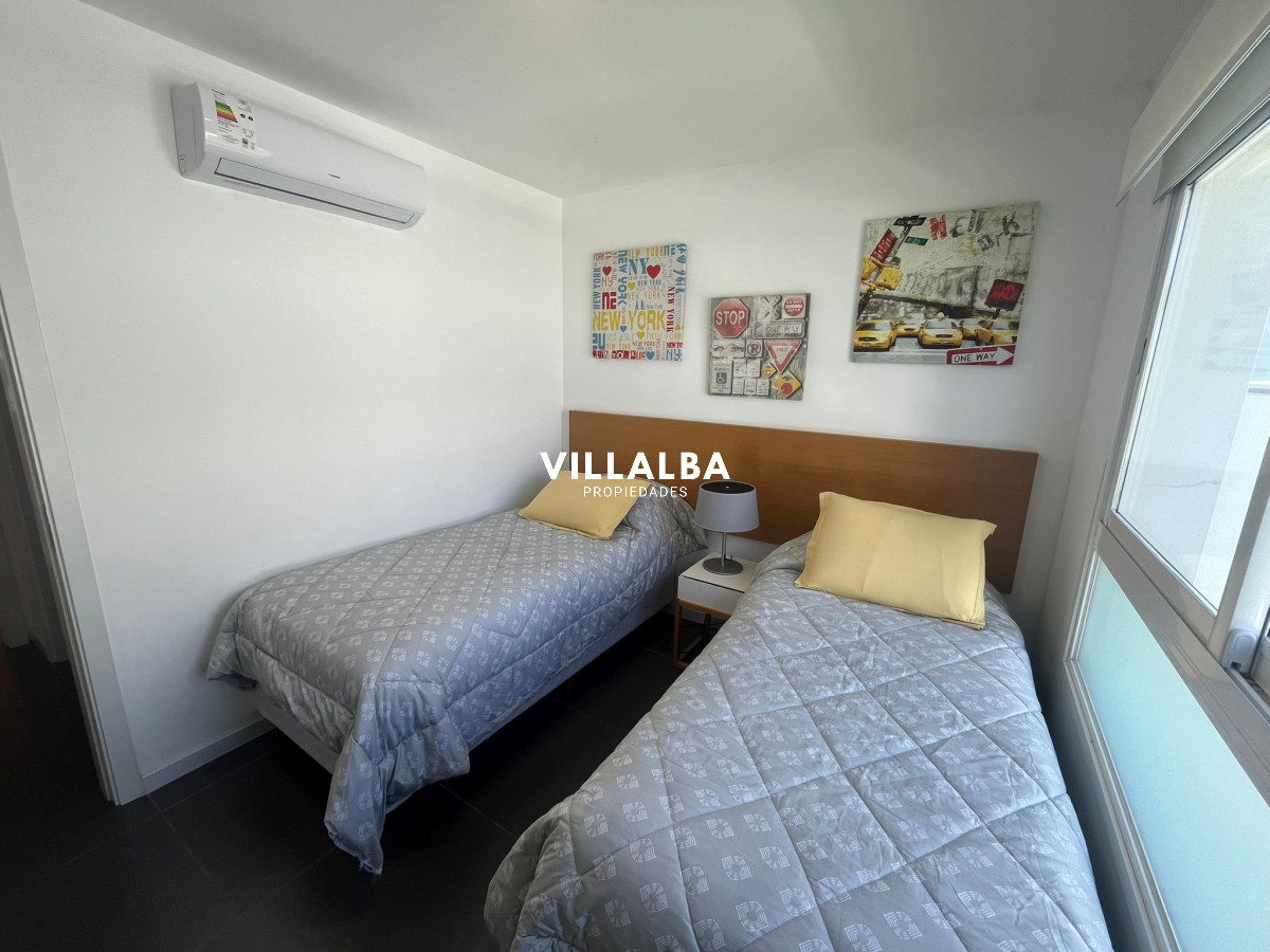 Apartamento ID.4136 - Apartamento en Venta de 2 dormitorios en Punta del este , Península , Gorlero 