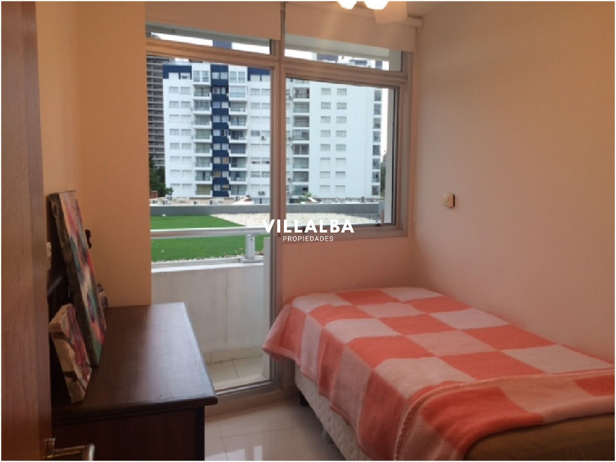 Apartamento ID.4116 - Apartamento en venta de 2 dormitorios en Punta del este , Torre Season , Playa Mansa 