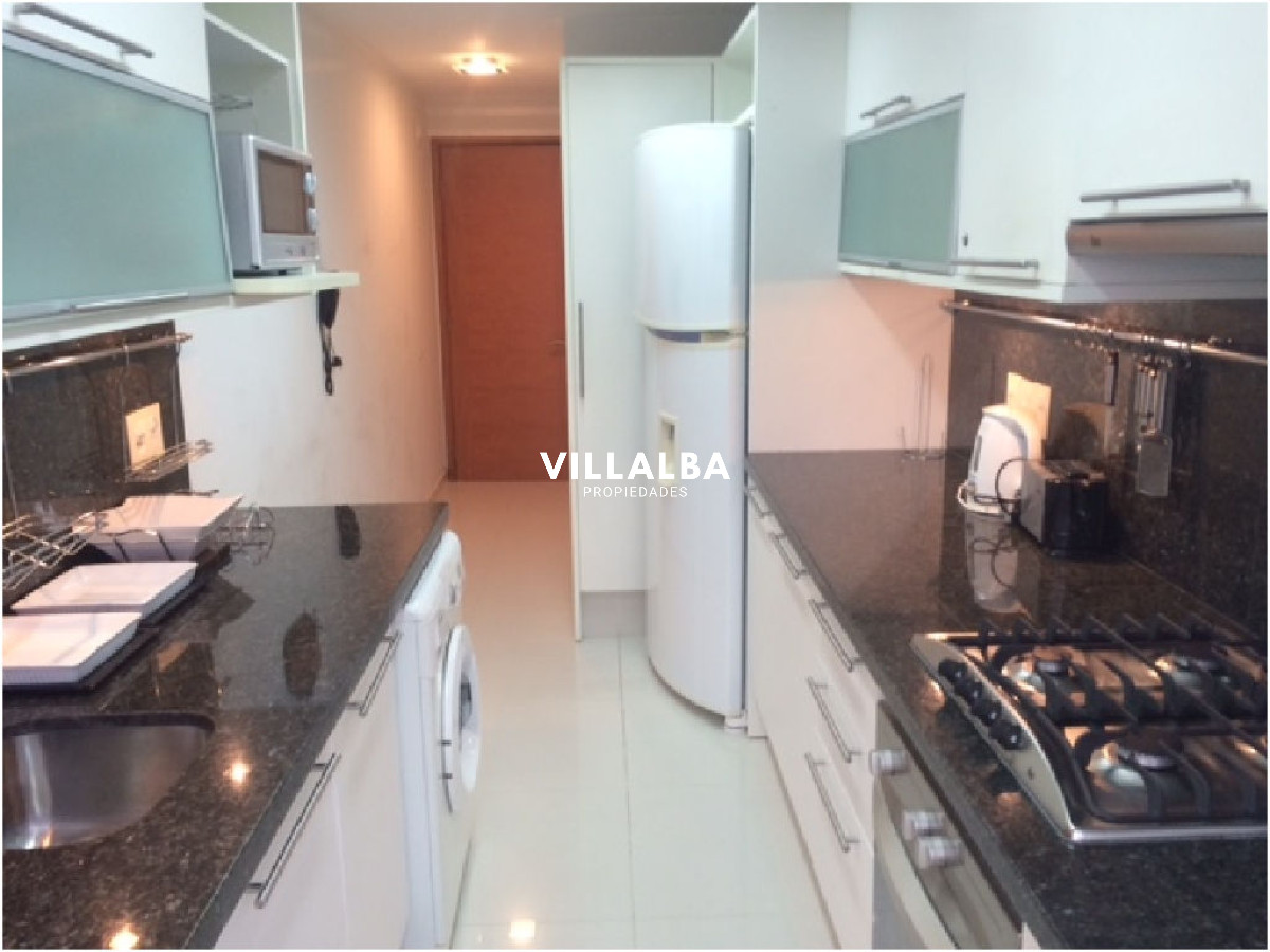 Apartamento ID.4116 - Apartamento en venta de 2 dormitorios en Punta del este , Torre Season , Playa Mansa 