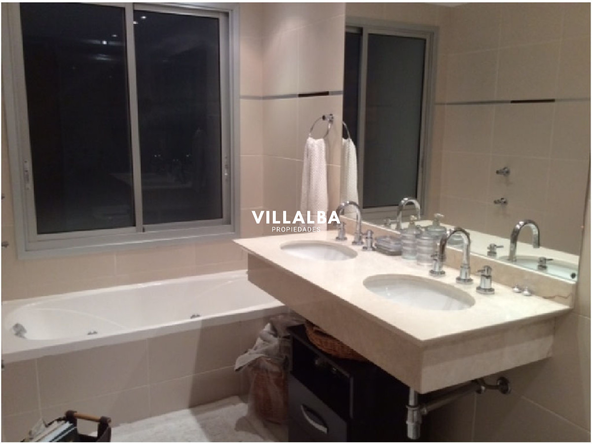 Apartamento ID.4116 - Apartamento en venta de 2 dormitorios en Punta del este , Torre Season , Playa Mansa 