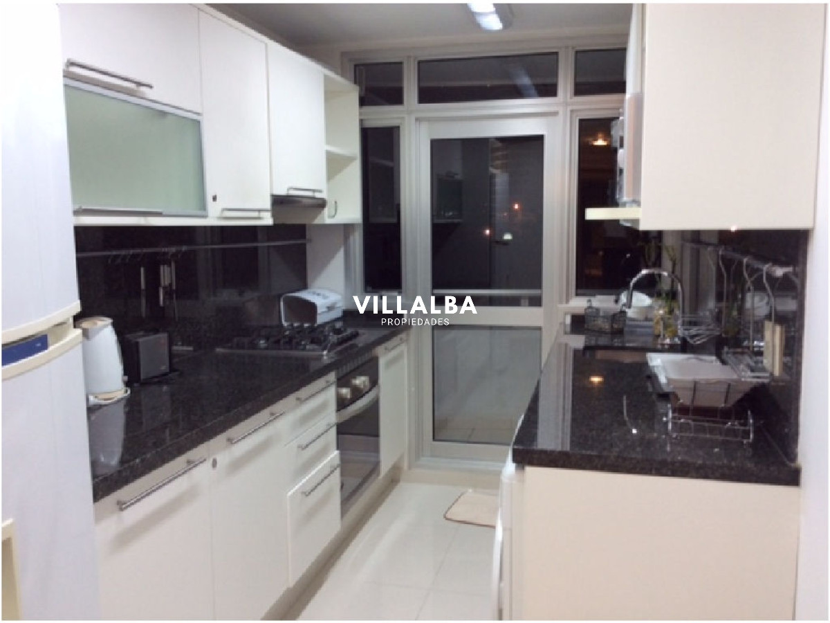 Apartamento ID.4116 - Apartamento en venta de 2 dormitorios en Punta del este , Torre Season , Playa Mansa 