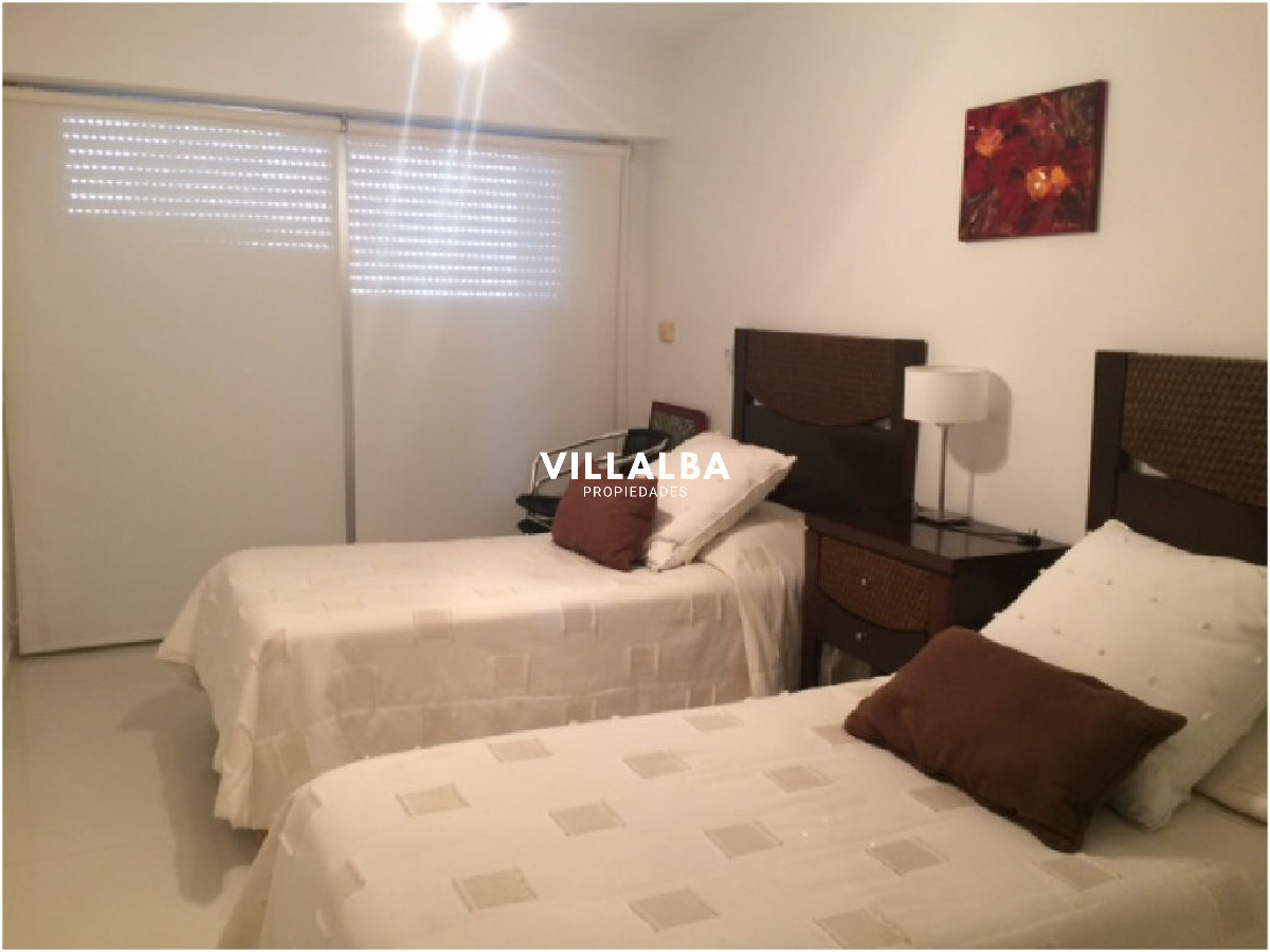 Apartamento ID.4116 - Apartamento en venta de 2 dormitorios en Punta del este , Torre Season , Playa Mansa 