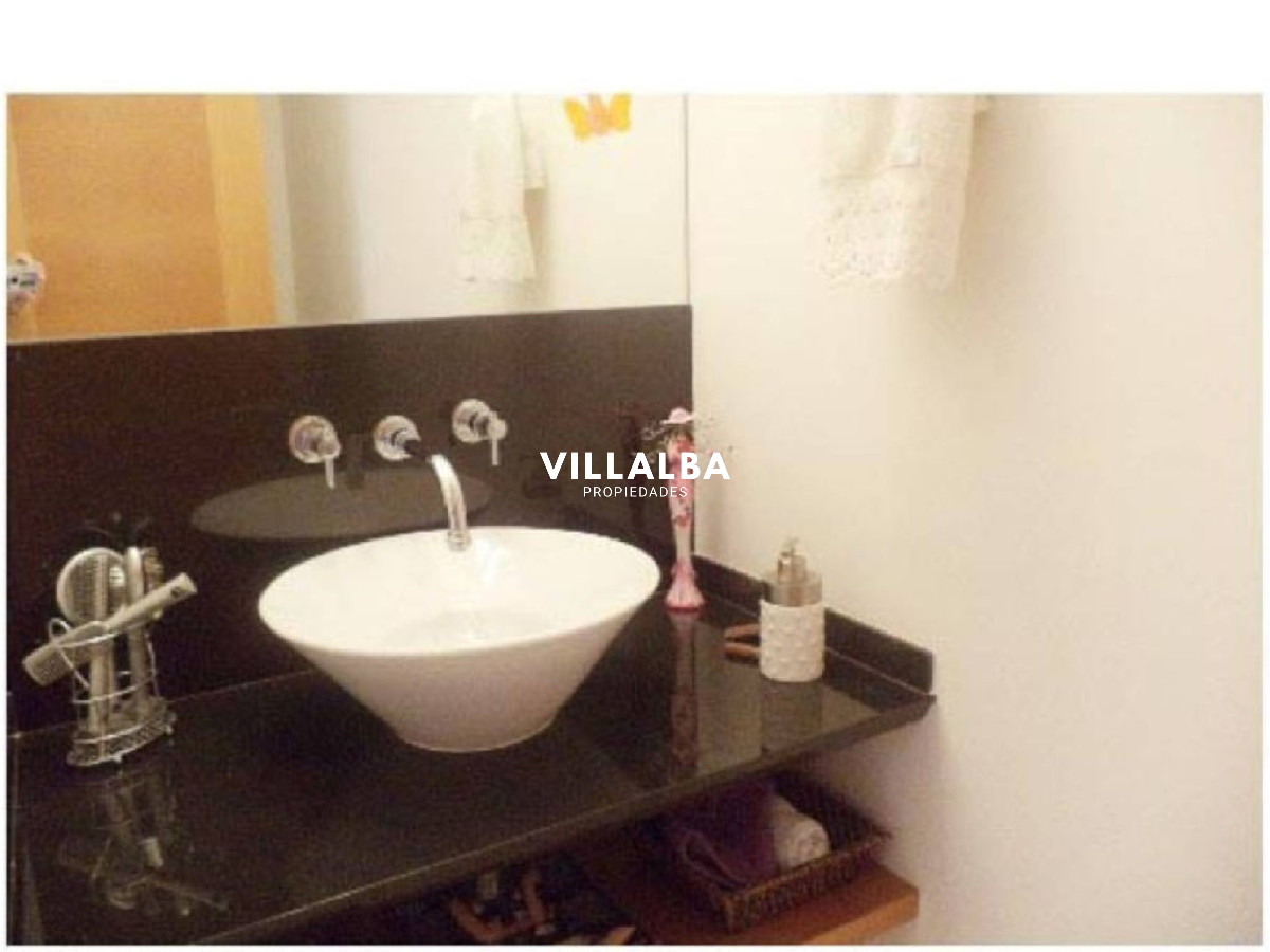 Apartamento ID.4161 - Apartamento en venta de 2 dormitorios en Punta del este , Playa mansa 