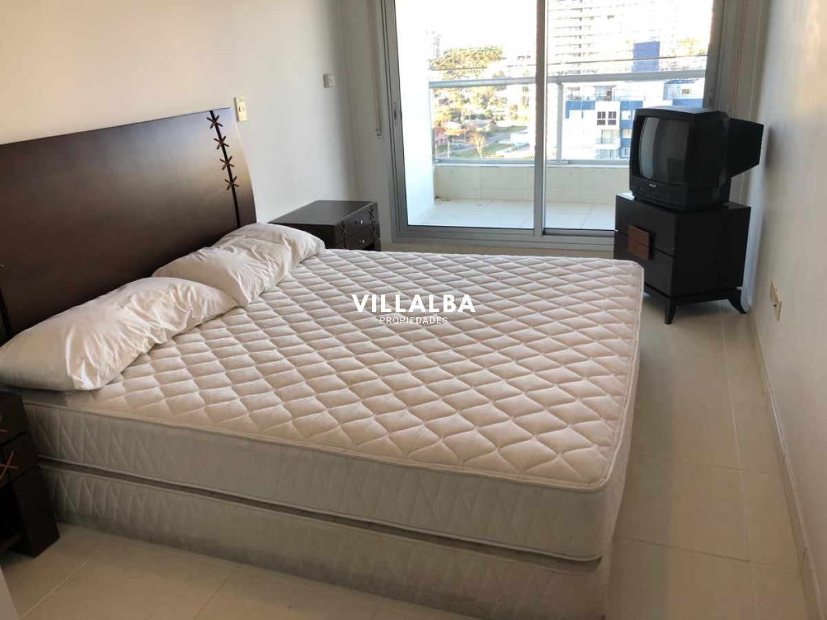 Apartamento ID.4116 - Apartamento en venta de 2 dormitorios en Punta del este , Torre Season , Playa Mansa 