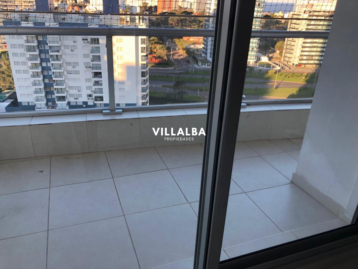 Apartamento ID.4116 - Apartamento en venta de 2 dormitorios en Punta del este , Torre Season , Playa Mansa 