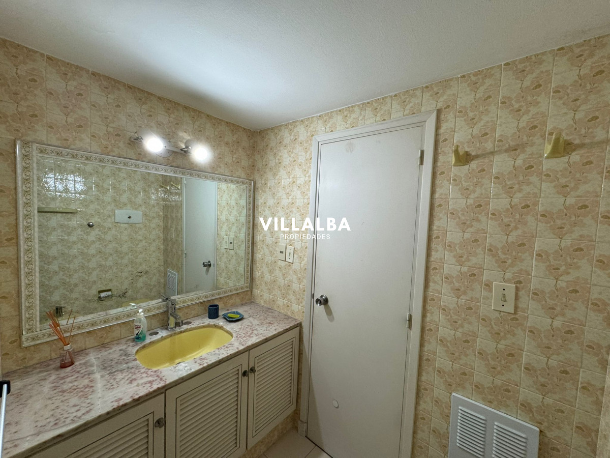 Apartamento ID.4135 - Apartamento en Venta de 3 dormitorios en Torre de las américas , Punta del este , Peninsula 