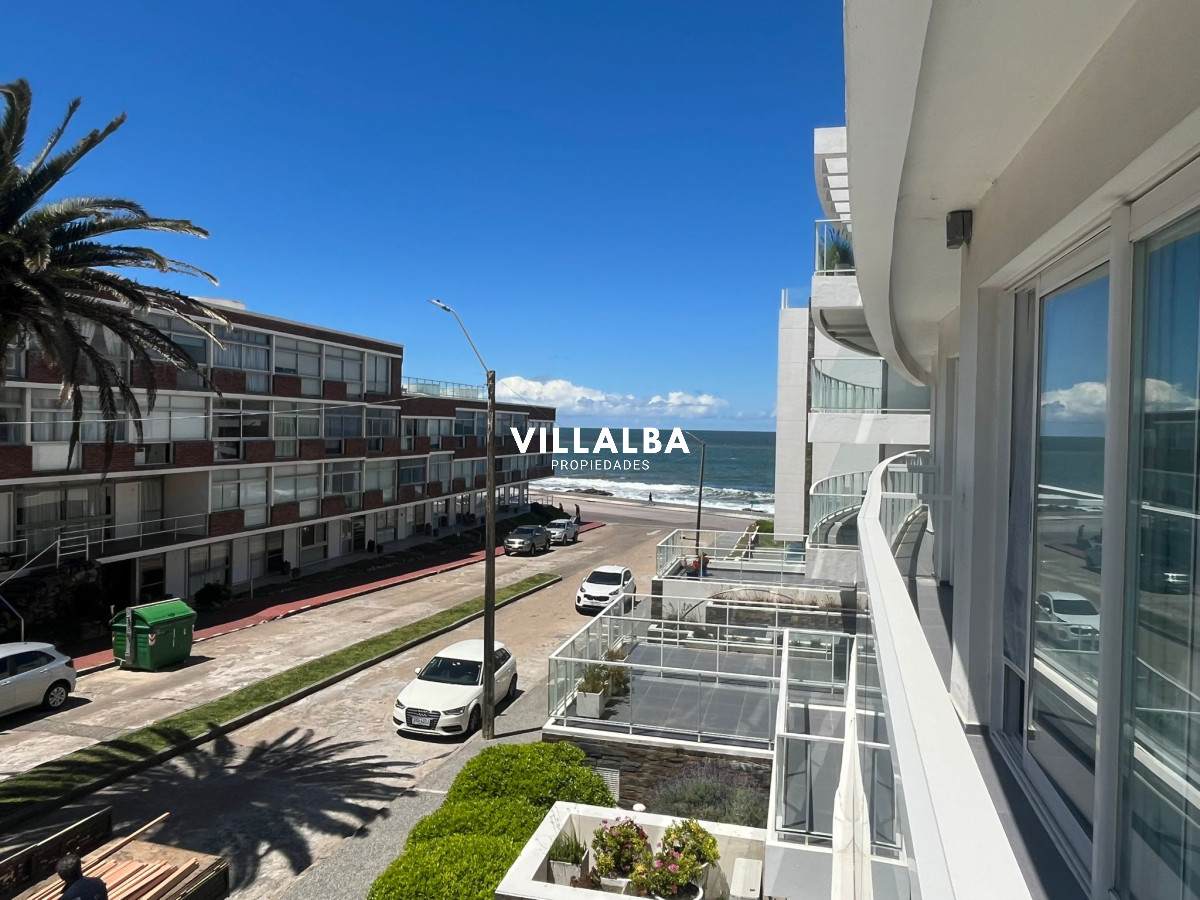 Apartamento ID.4136 - Apartamento en Venta de 2 dormitorios en Punta del este , Península , Gorlero 
