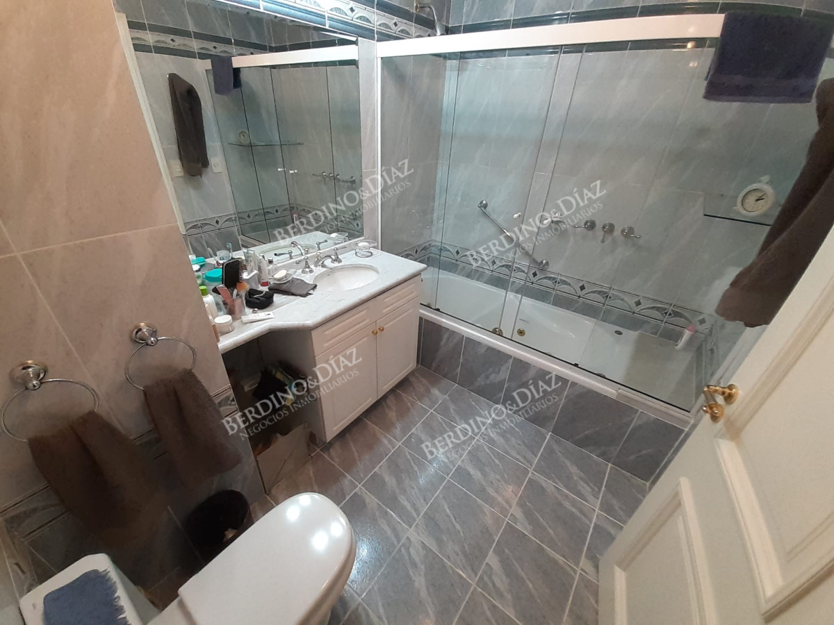 Apartamento ID.2794 - Apartmantoo en venta en edificio de Alta gama en playa mansa