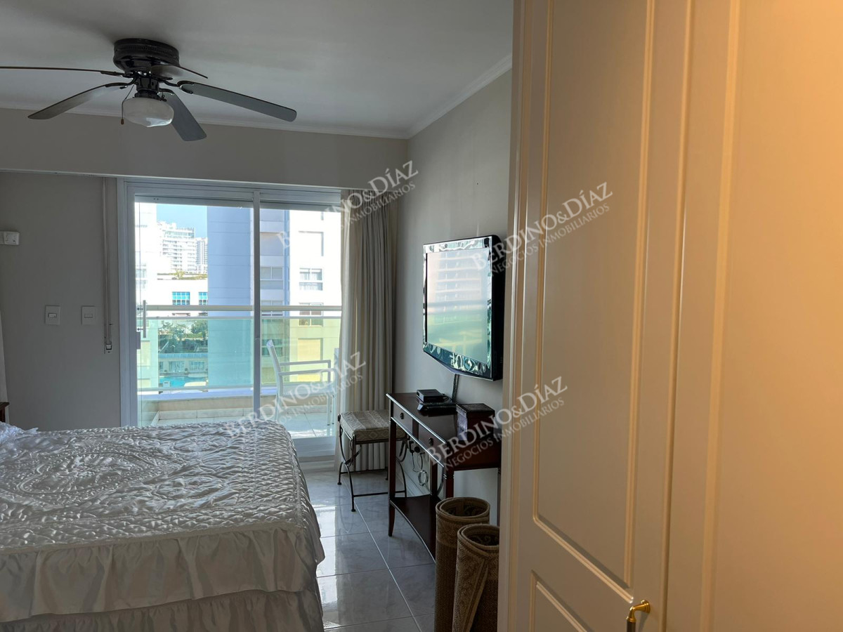 Apartamento ID.2789 - Apartamento en venta primera linea Mansa 3 dormitorios