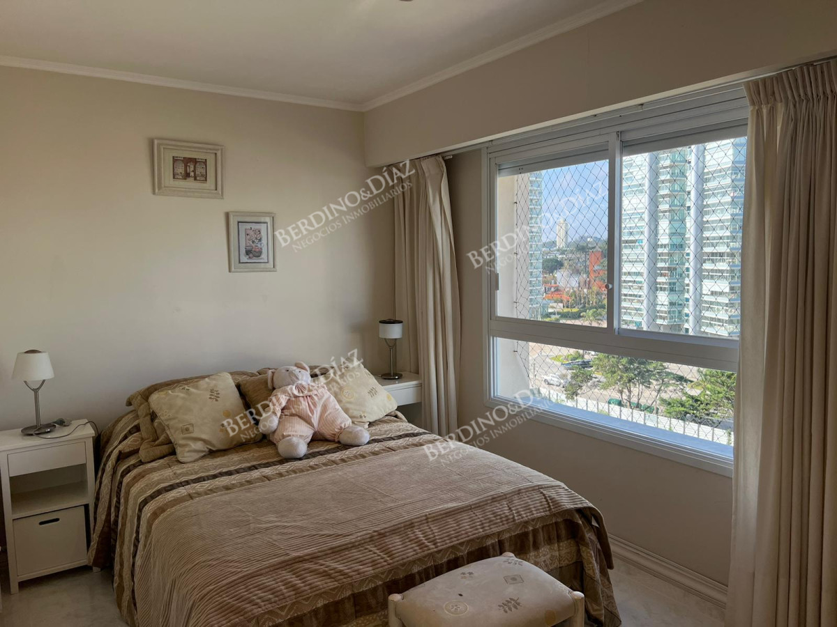 Apartamento ID.2789 - Apartamento en venta primera linea Mansa 3 dormitorios