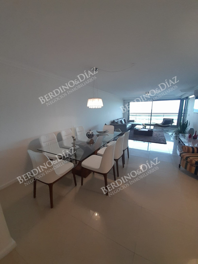 Apartamento ID.2937 - Apartamento en Alquiler de 3 dormitorios en Punta del este , Torre Imperiale , Playa Mansa 