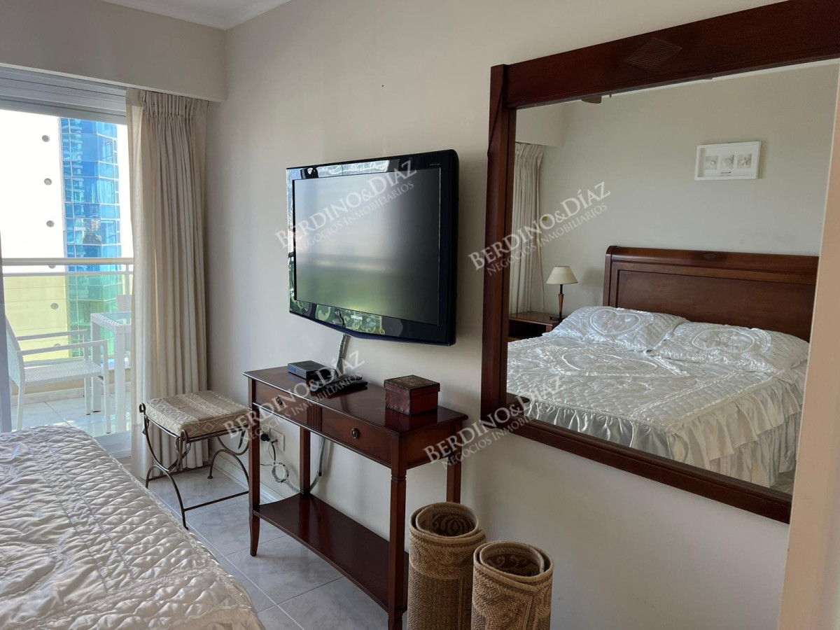 Apartamento ID.2789 - Apartamento en venta primera linea Mansa 3 dormitorios