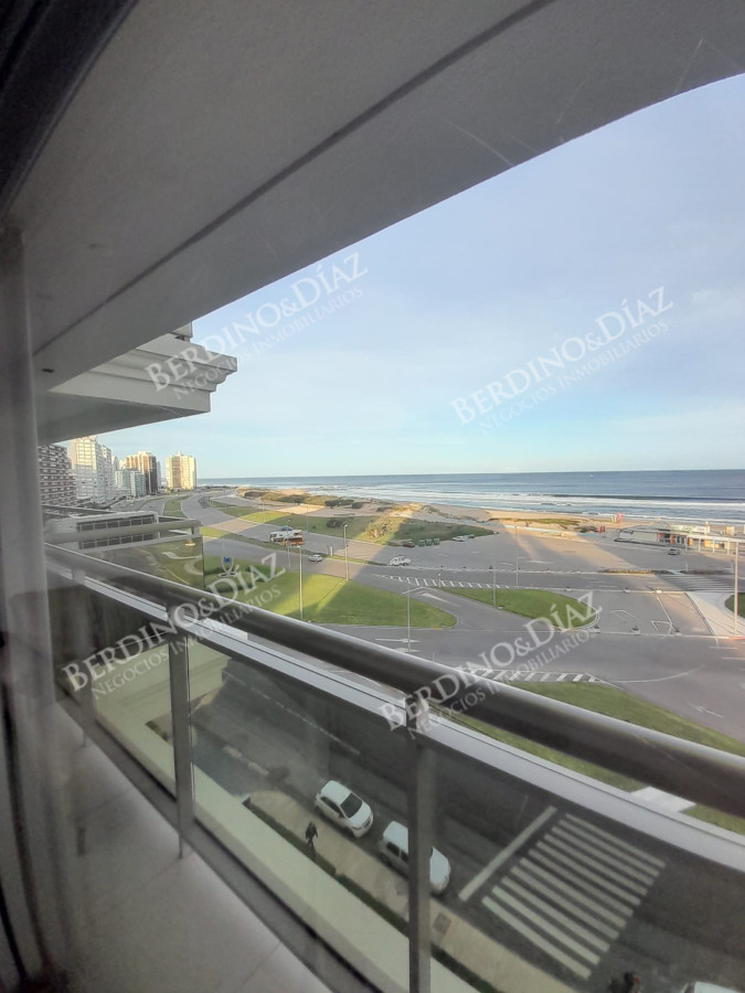 Apartamento ID.2937 - Apartamento en Alquiler de 3 dormitorios en Punta del este , Torre Imperiale , Playa Mansa 