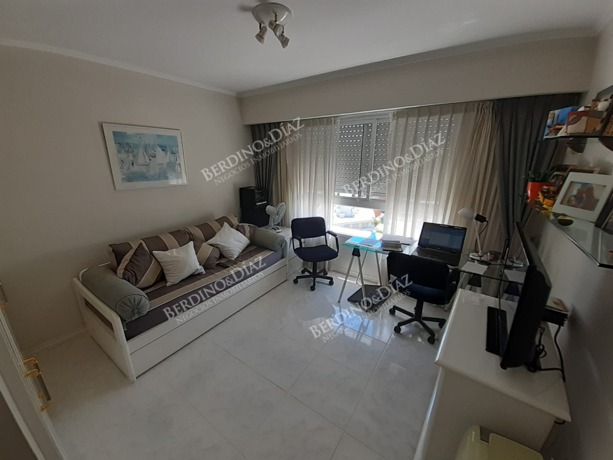 Apartamento ID.2794 - Apartmantoo en venta en edificio de Alta gama en playa mansa