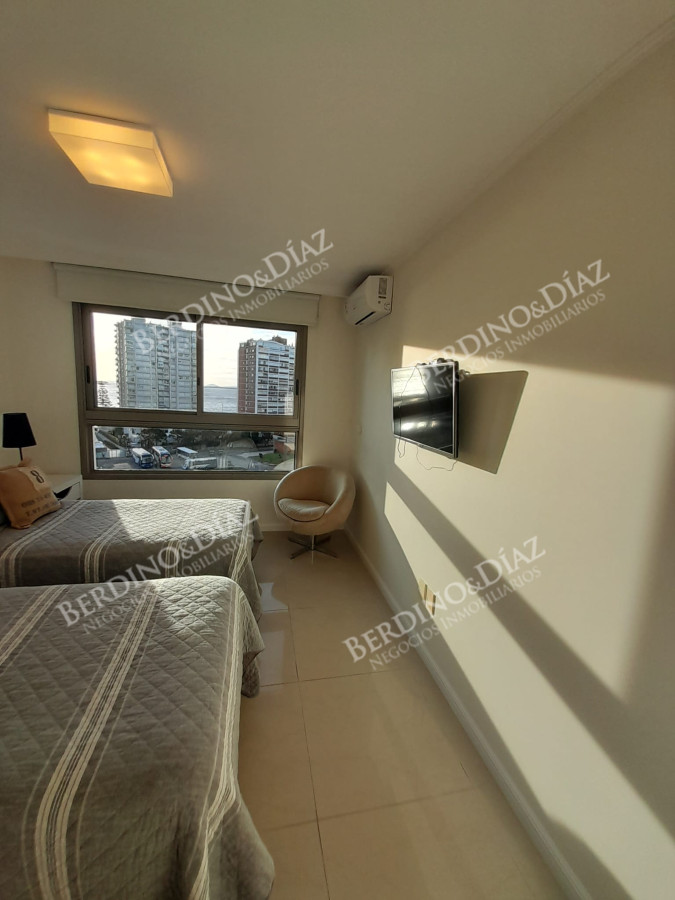 Apartamento ID.2937 - Apartamento en Alquiler de 3 dormitorios en Punta del este , Torre Imperiale , Playa Mansa 