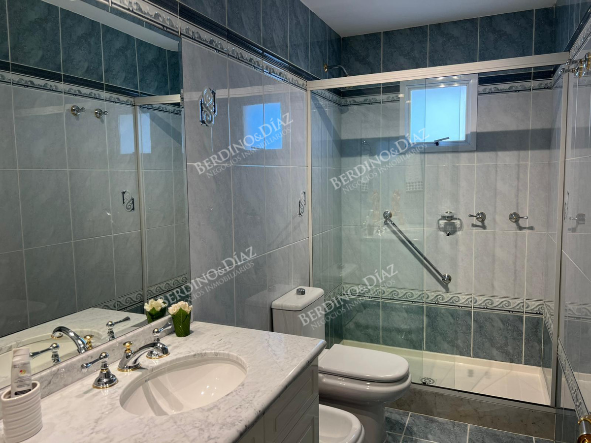 Apartamento ID.2789 - Apartamento en venta primera linea Mansa 3 dormitorios