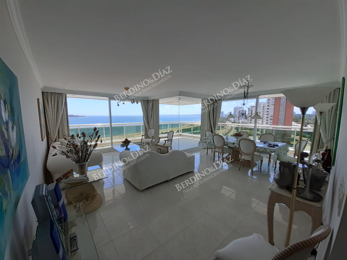 Apartamento ID.2794 - Apartmantoo en venta en edificio de Alta gama en playa mansa
