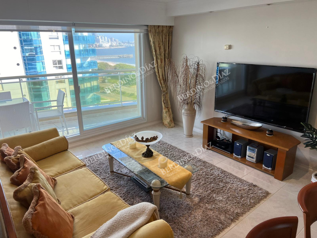 Apartamento ID.2789 - Apartamento en venta primera linea Mansa 3 dormitorios