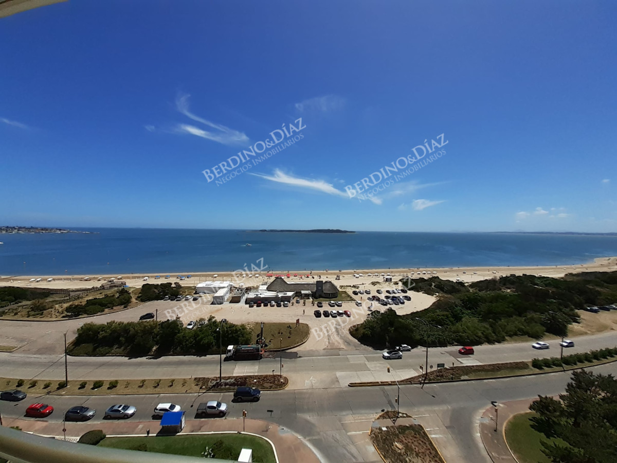 Apartamento ID.2794 - Apartmantoo en venta en edificio de Alta gama en playa mansa