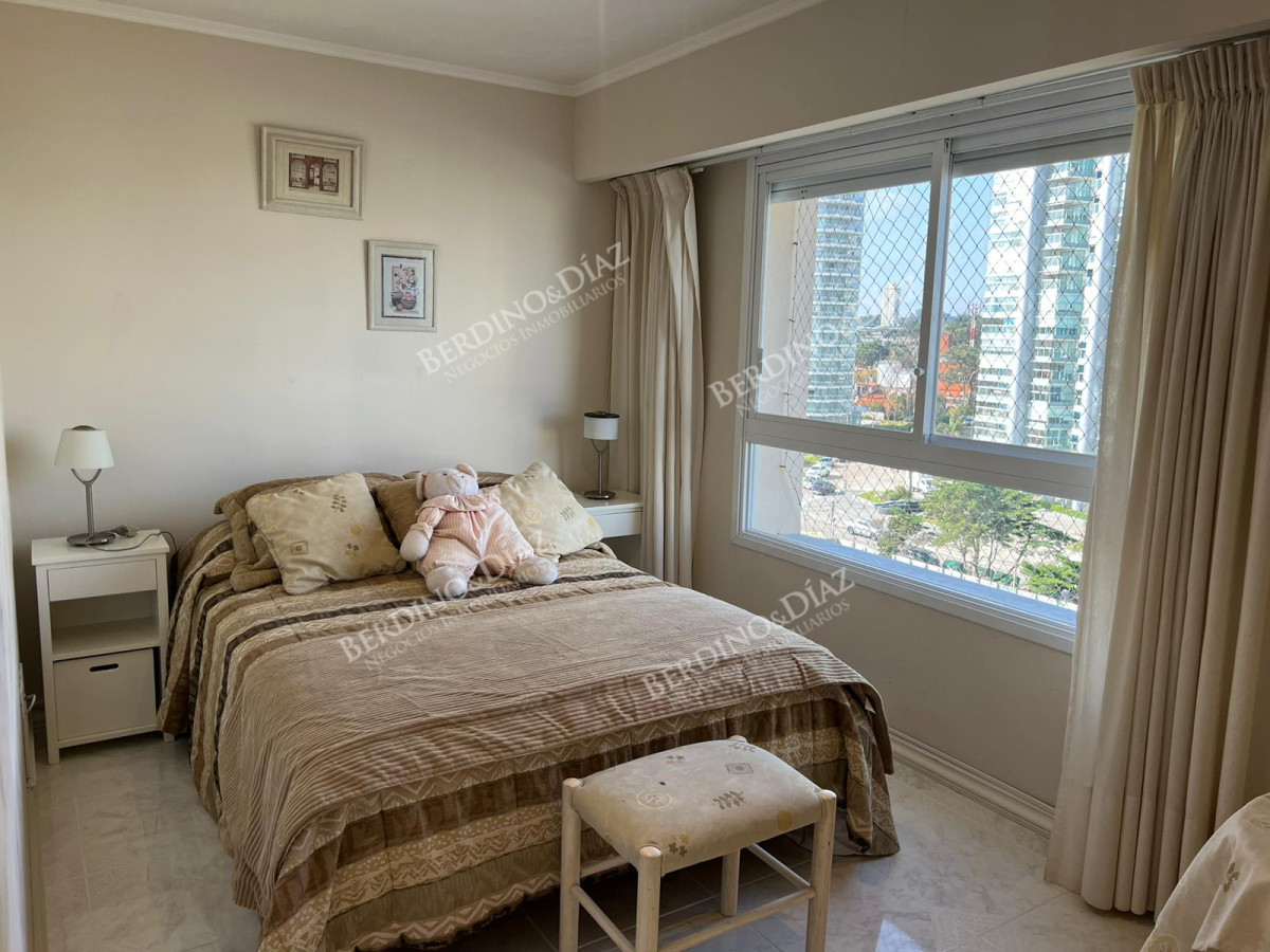 Apartamento ID.2789 - Apartamento en venta primera linea Mansa 3 dormitorios
