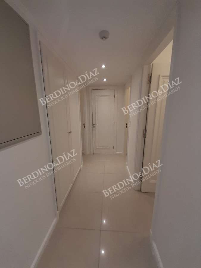 Apartamento ID.2937 - Apartamento en Alquiler de 3 dormitorios en Punta del este , Torre Imperiale , Playa Mansa 