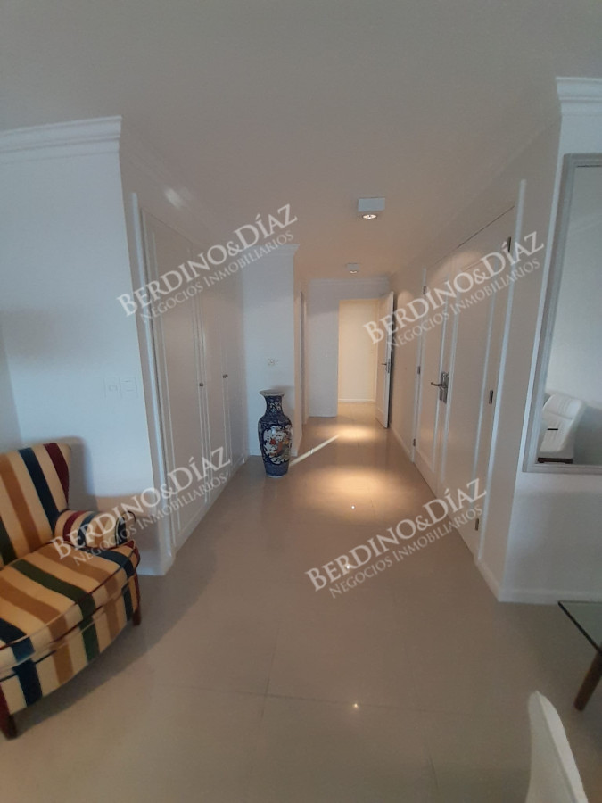Apartamento ID.2937 - Apartamento en Alquiler de 3 dormitorios en Punta del este , Torre Imperiale , Playa Mansa 