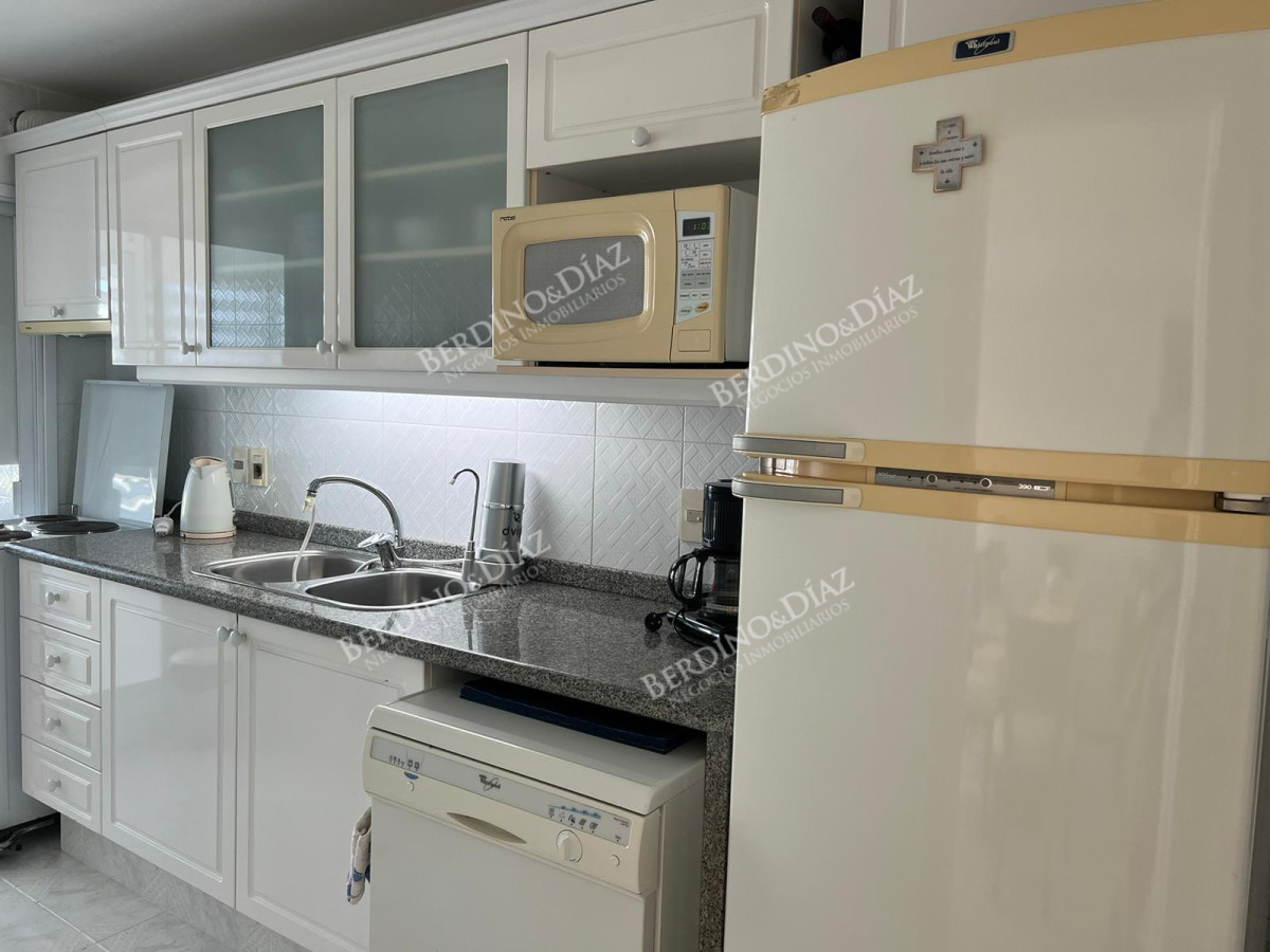 Apartamento ID.2789 - Apartamento en venta primera linea Mansa 3 dormitorios