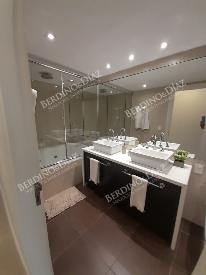 Apartamento ID.2937 - Apartamento en Alquiler de 3 dormitorios en Punta del este , Torre Imperiale , Playa Mansa 