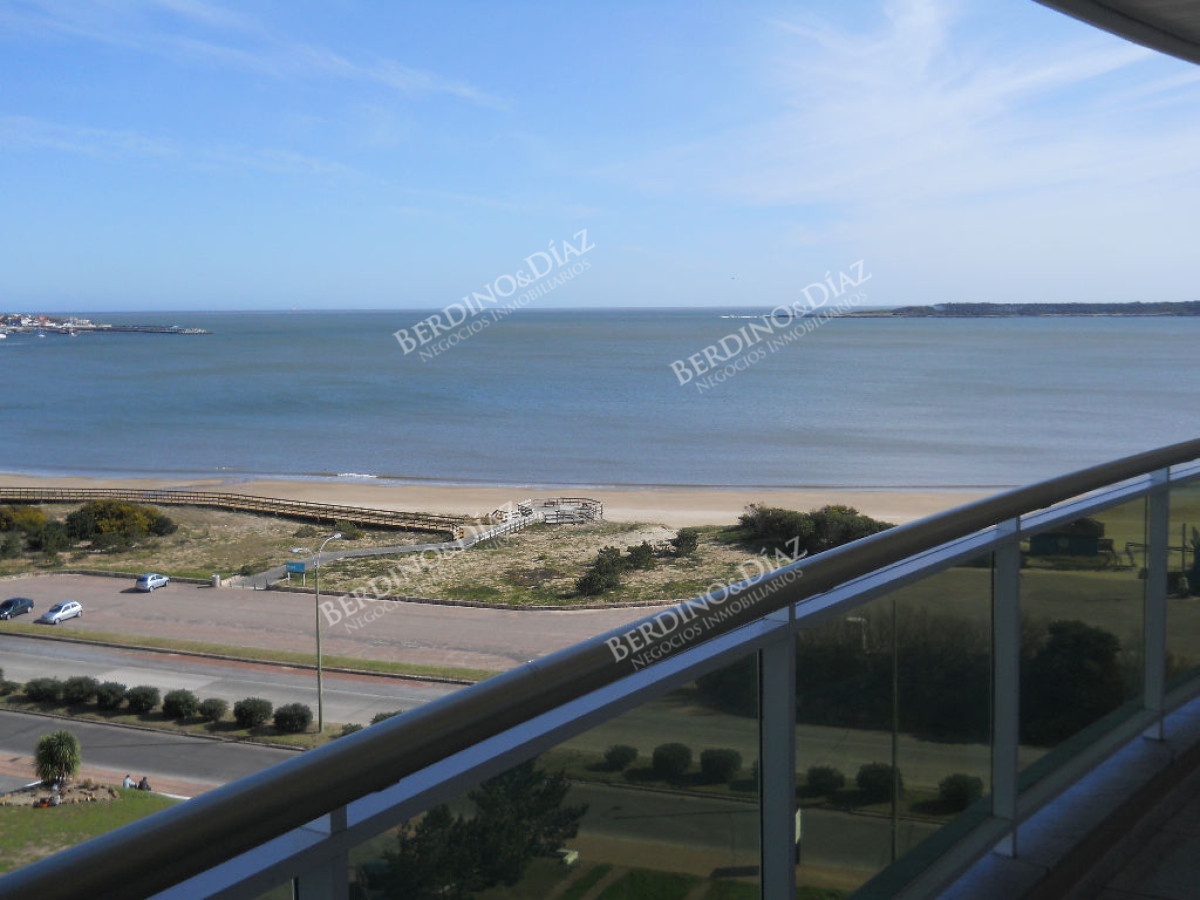 Apartamento ID.2606 - Coral Tower en venta 3 dormitorios