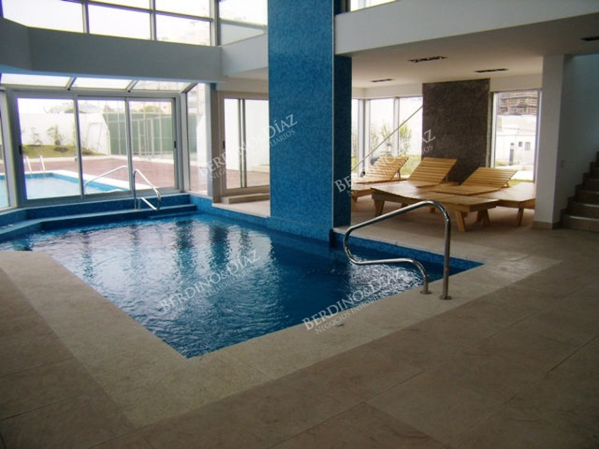 Apartamento ID.2801 - Mansa, 2 dormitorios en venta Torre con servicios vista a playa