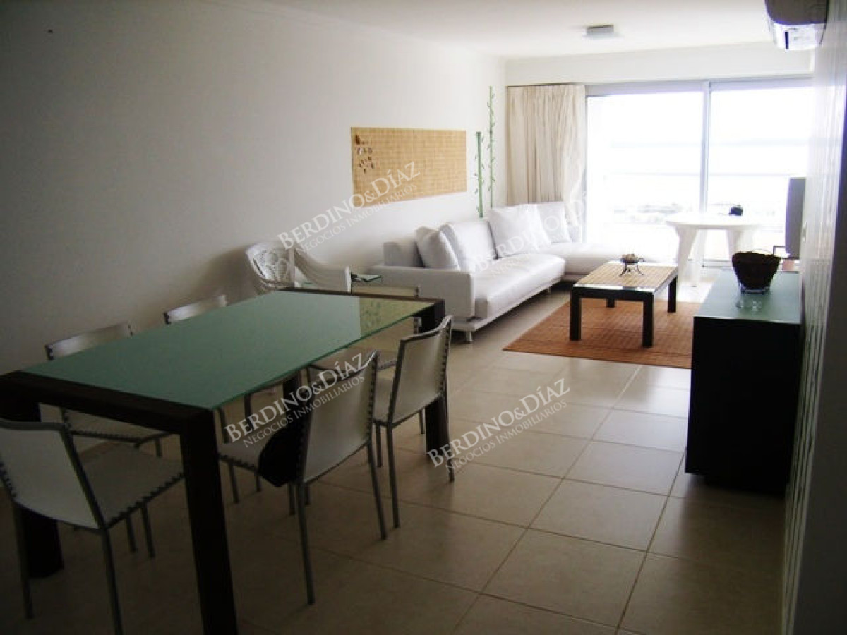 Apartamento ID.2801 - Mansa, 2 dormitorios en venta Torre con servicios vista a playa