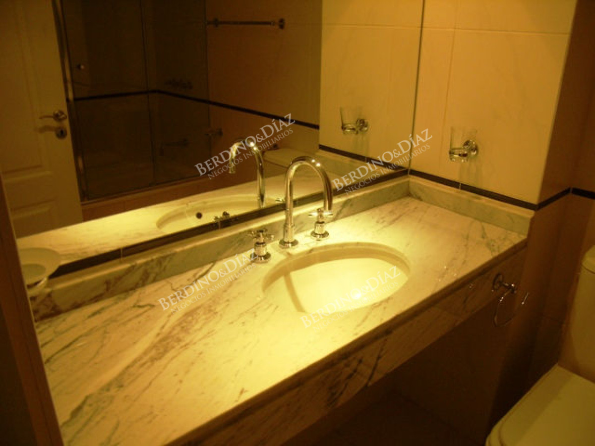 Apartamento ID.2801 - Mansa, 2 dormitorios en venta Torre con servicios vista a playa
