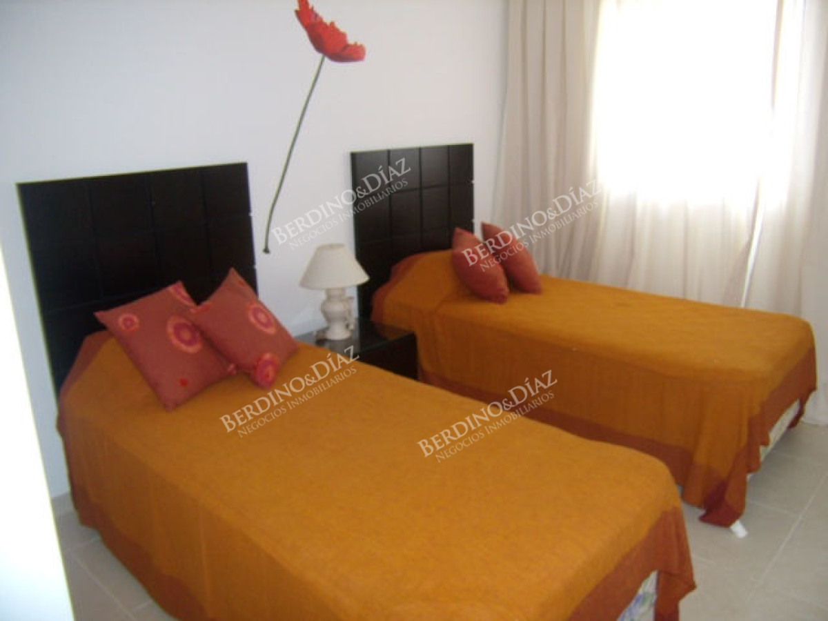 Apartamento ID.2801 - Mansa, 2 dormitorios en venta Torre con servicios vista a playa
