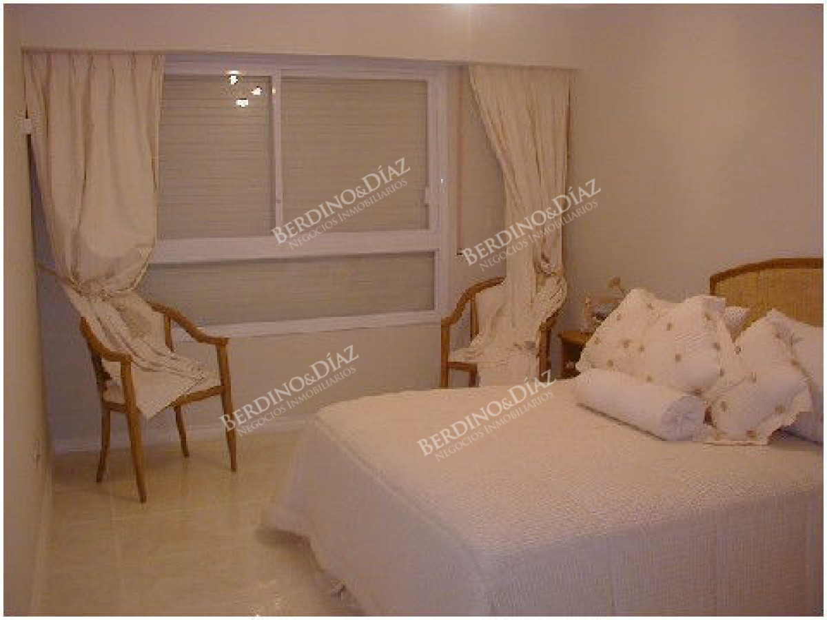 Apartamento ID.2794 - Apartmantoo en venta en edificio de Alta gama en playa mansa