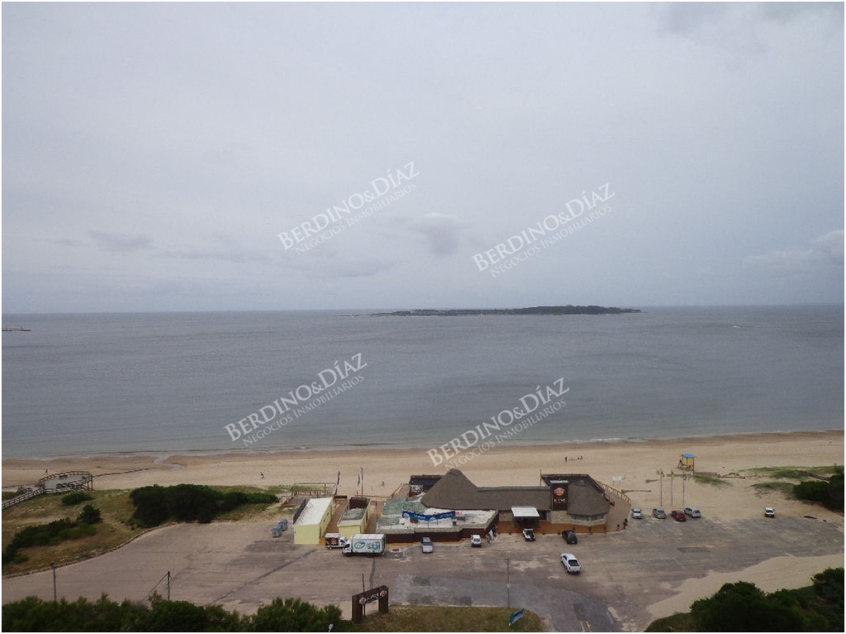 Apartamento ID.2862 - Alta gama en playa mansa 