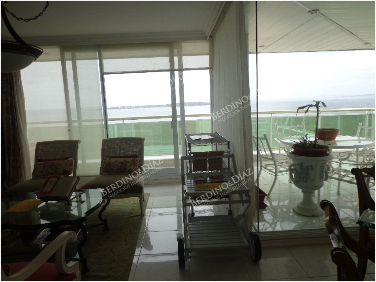 Apartamento ID.2862 - Alta gama en playa mansa 