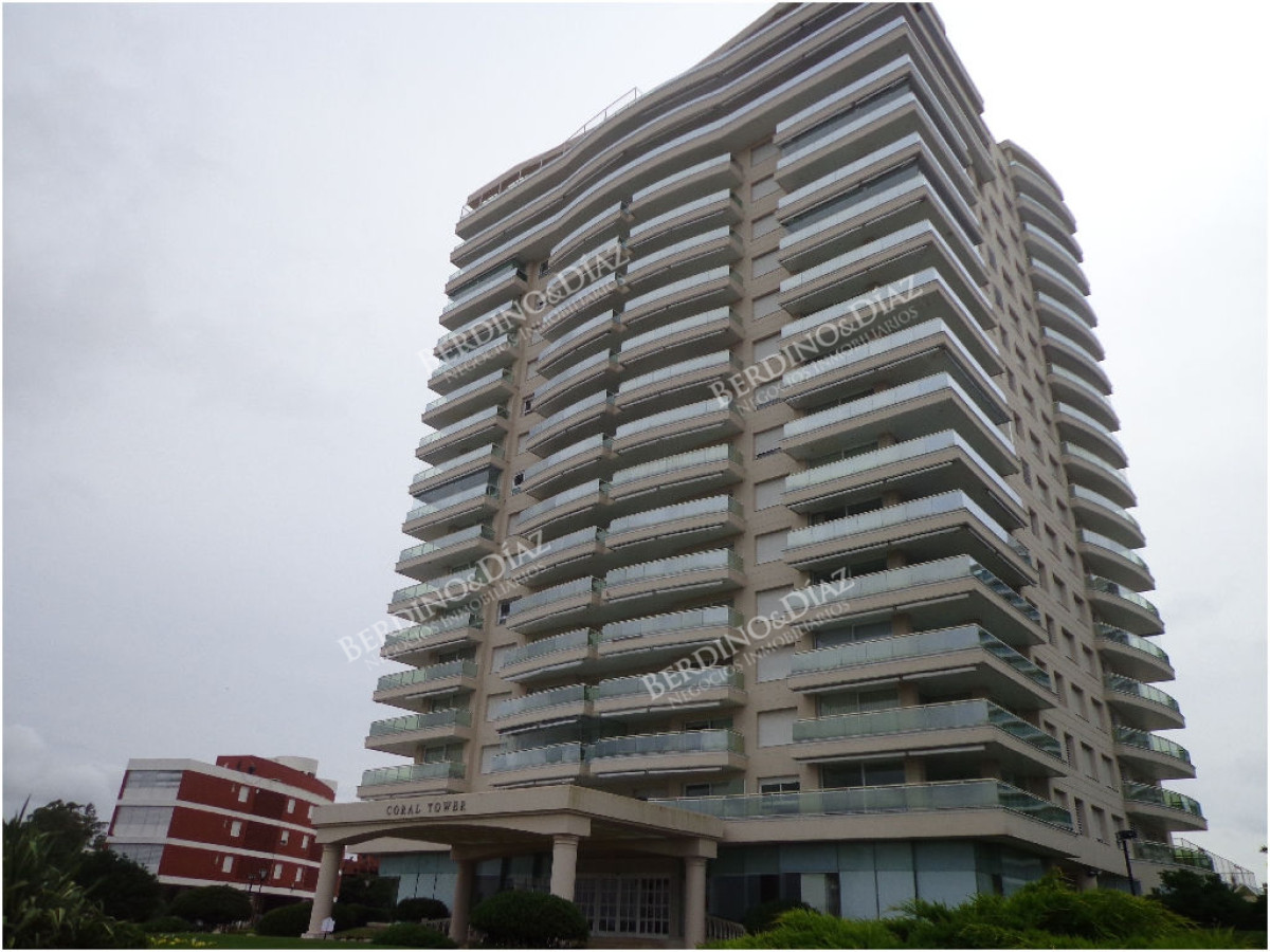 Apartamento ID.2862 - Alta gama en playa mansa 