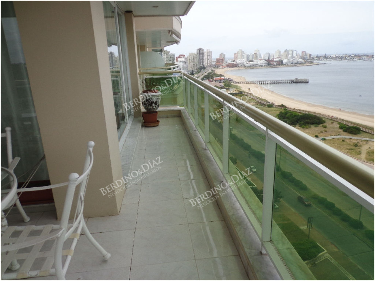 Apartamento ID.2862 - Alta gama en playa mansa 