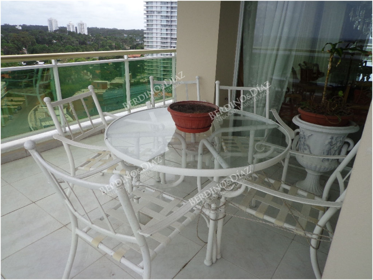 Apartamento ID.2862 - Alta gama en playa mansa 