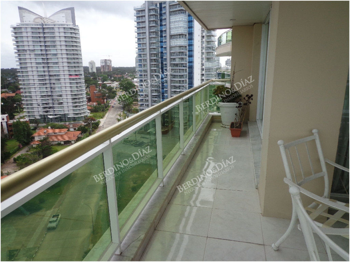Apartamento ID.2862 - Alta gama en playa mansa 